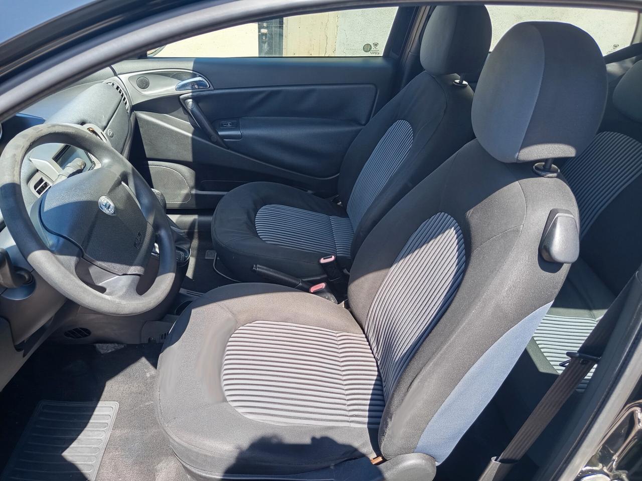 Lancia Ypsilon 1.3 MJT 75 CV