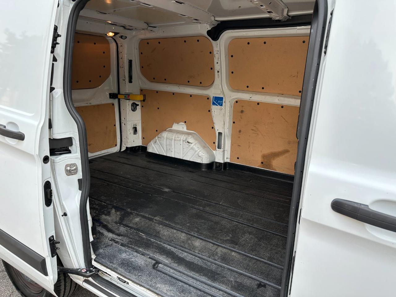FORD Transit Custom 320 2.0 tdci 130cv Trend L1H1 E6.2 - IVA Esposta