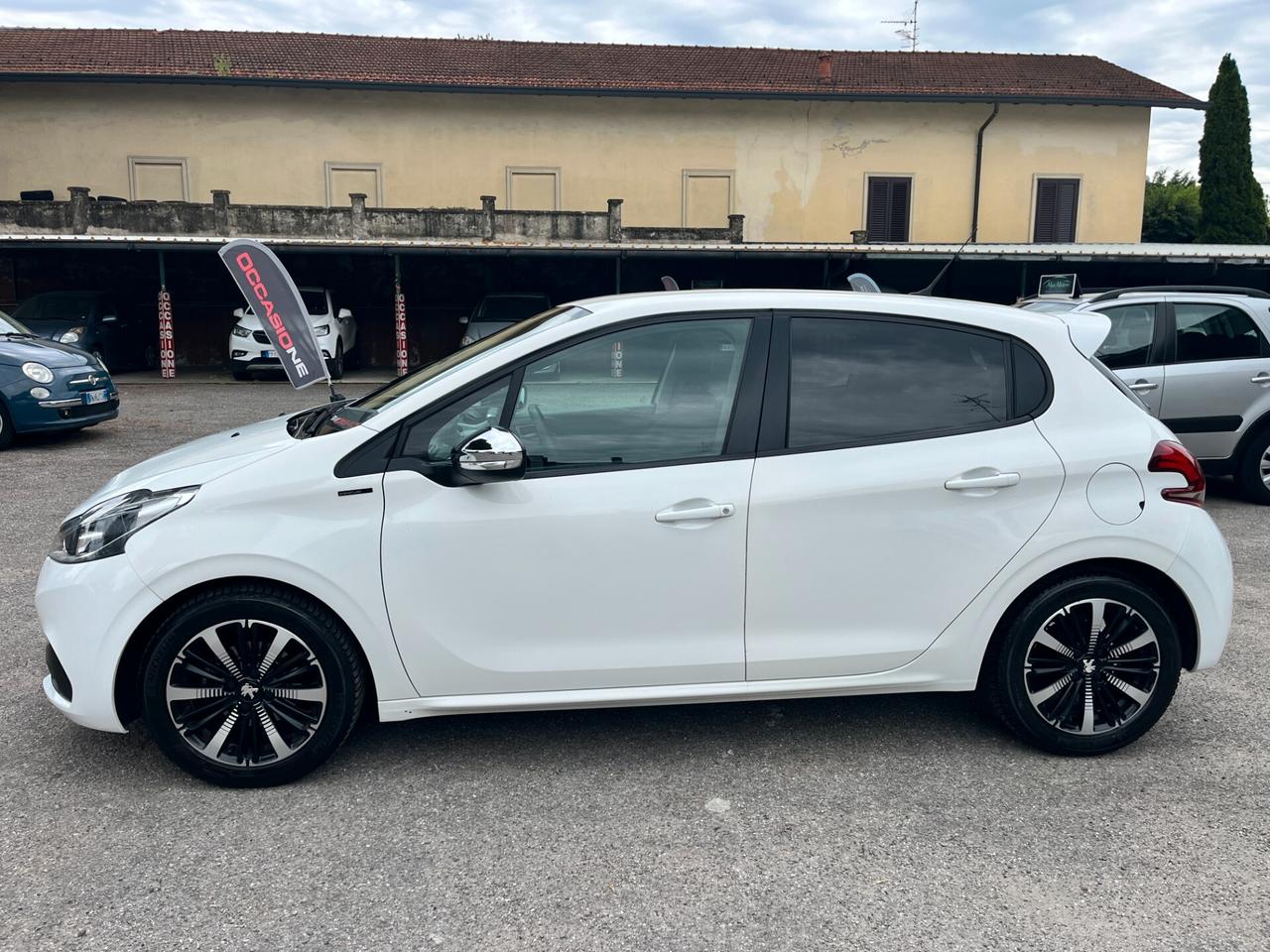 Peugeot 208 PureTech 82 Stop&Start 5 porte Signature