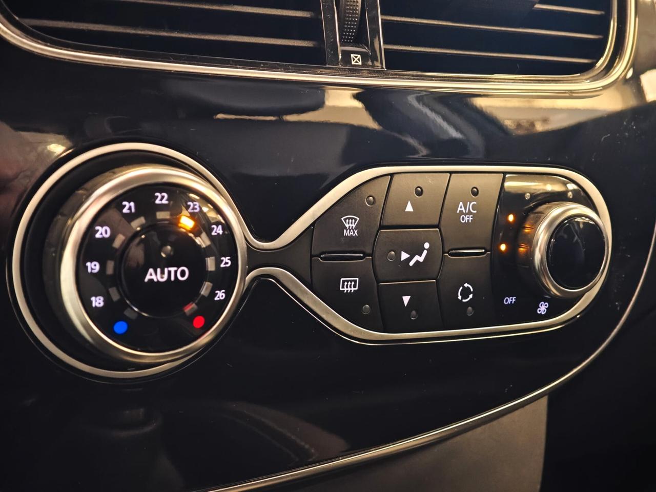 Renault Clio dCi 8V 90 CV EDC Start&Stop 5 porte Energy Duel