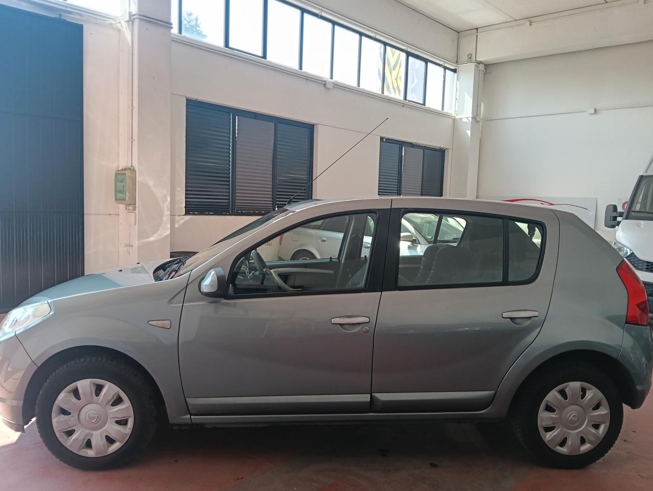 Dacia Sandero 1.4 8V GPL-per neopatentati -2009