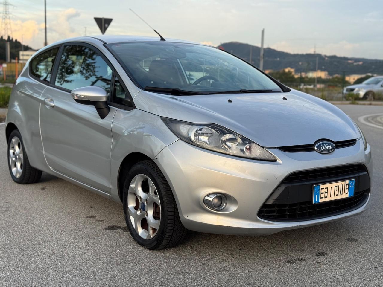 FORD FIESTA 1.2 BENZINA EURO 5B GARANTITA 12 MESI