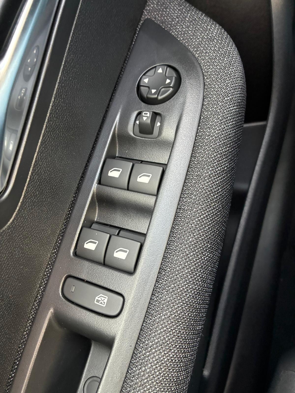 Peugeot 208 Hybrid 110 e-DCS6 Business