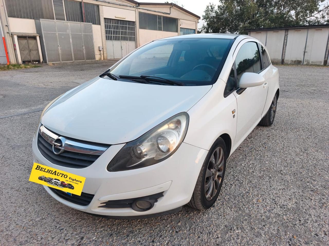 Opel Corsa 2010----1.2 Benzina Neopatentati