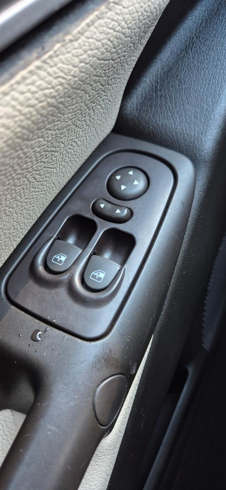 Lancia Ypsilon 1.4 ModaMilano-Km 116.000-FullOpt