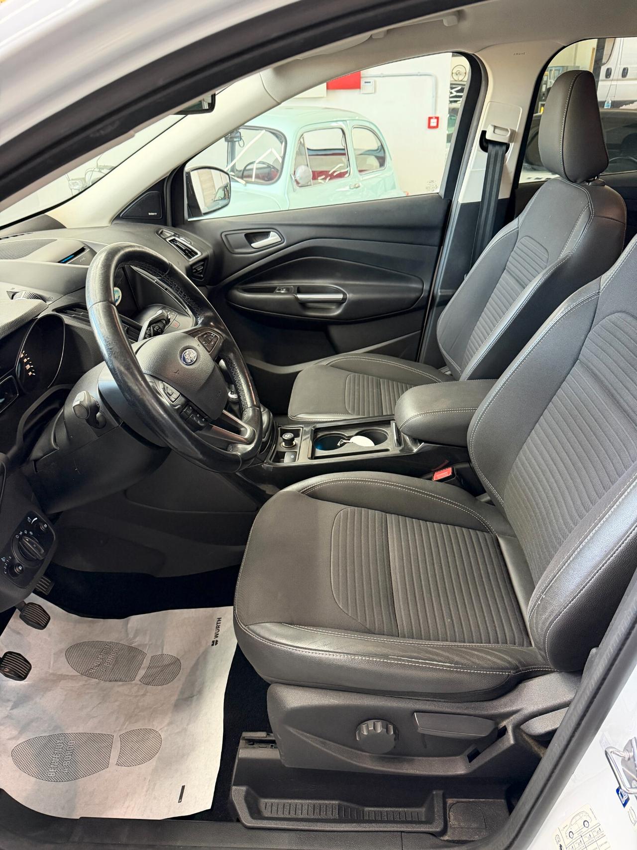 Ford Kuga 2.0 TDCI 150 CV S&S 4WD Titanium