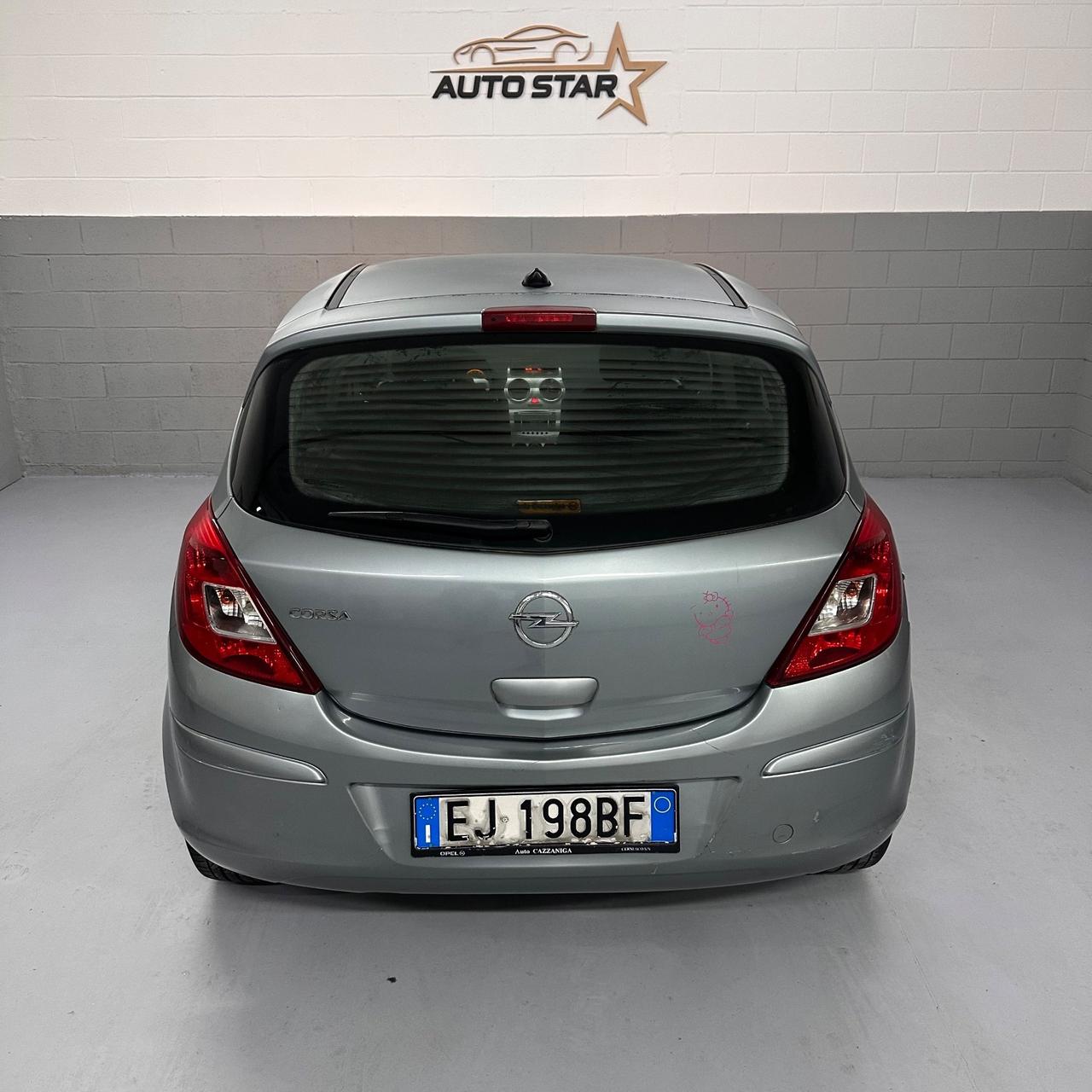 Opel Corsa 1.4 16V 5 porte Cosmo NEOPTENTATI