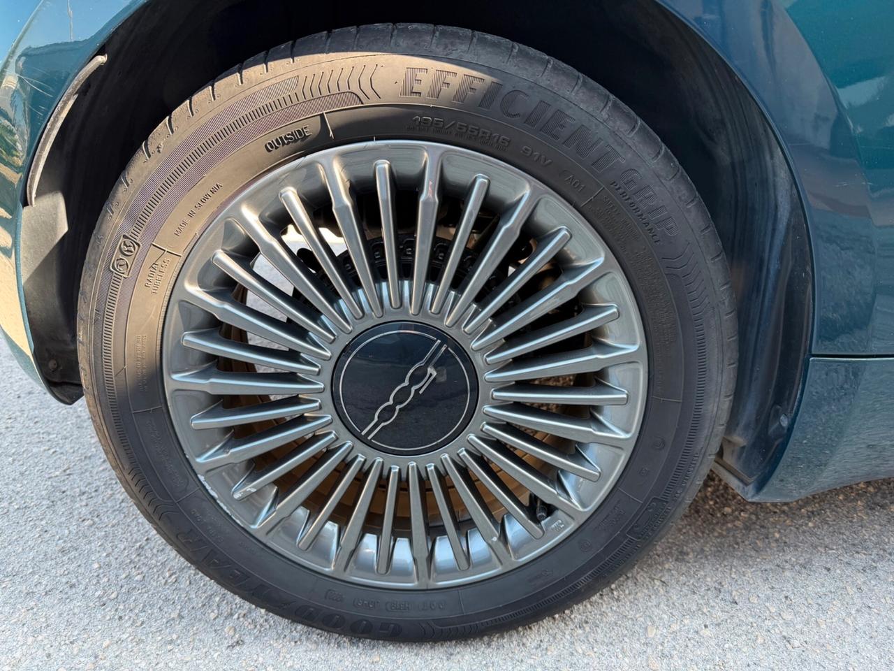 Fiat 500 500e Berlina 23,8 kWh Action