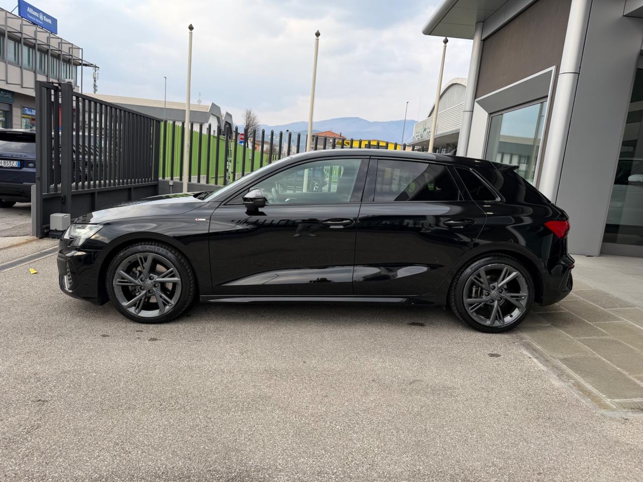 Audi A3 Sedan 35 TDI S tronic line edition