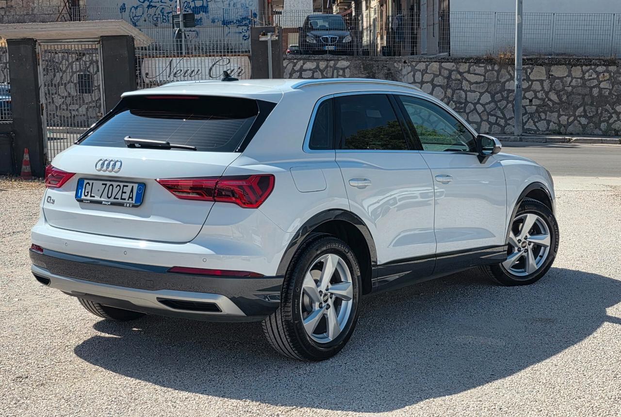 Audi Q3 2.0 TDI 150cv - S-TRONIC VIRTUAL COCKPIT