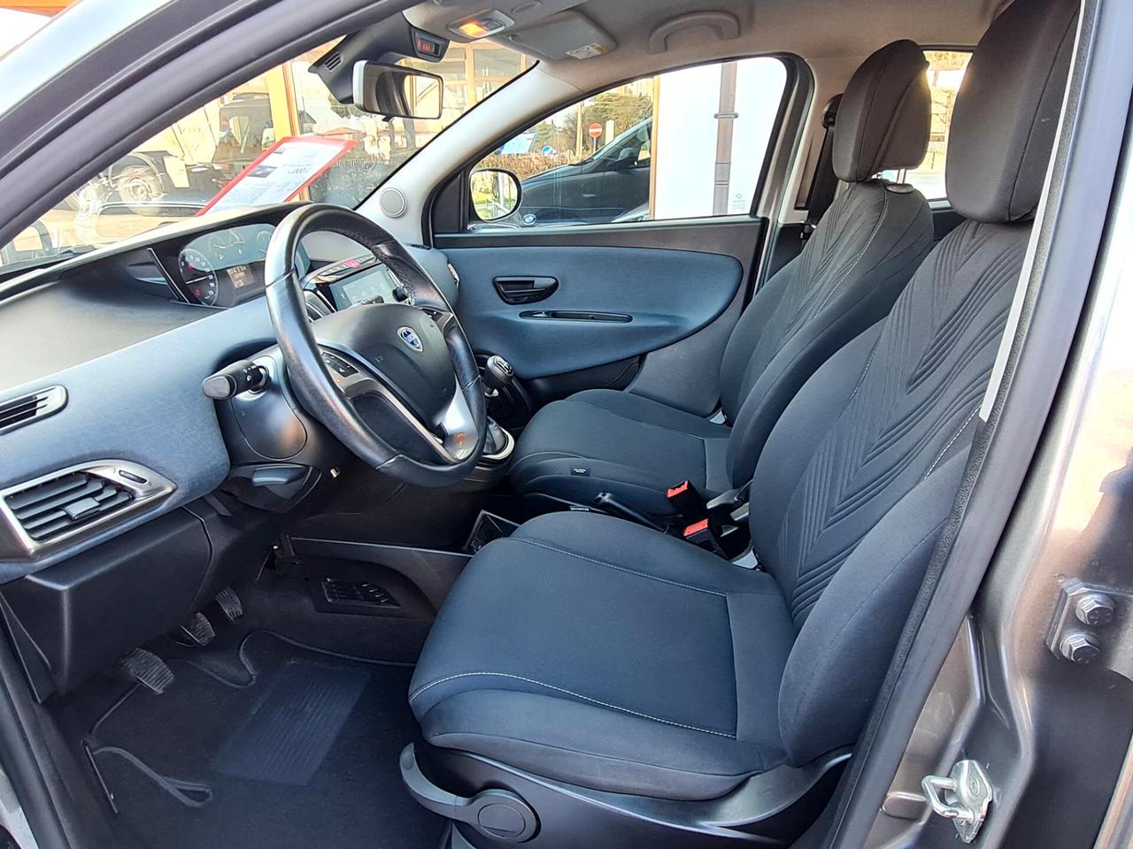 Lancia Ypsilon 1.0 FireFly 5 Posti Hybrid Ecochic Gold