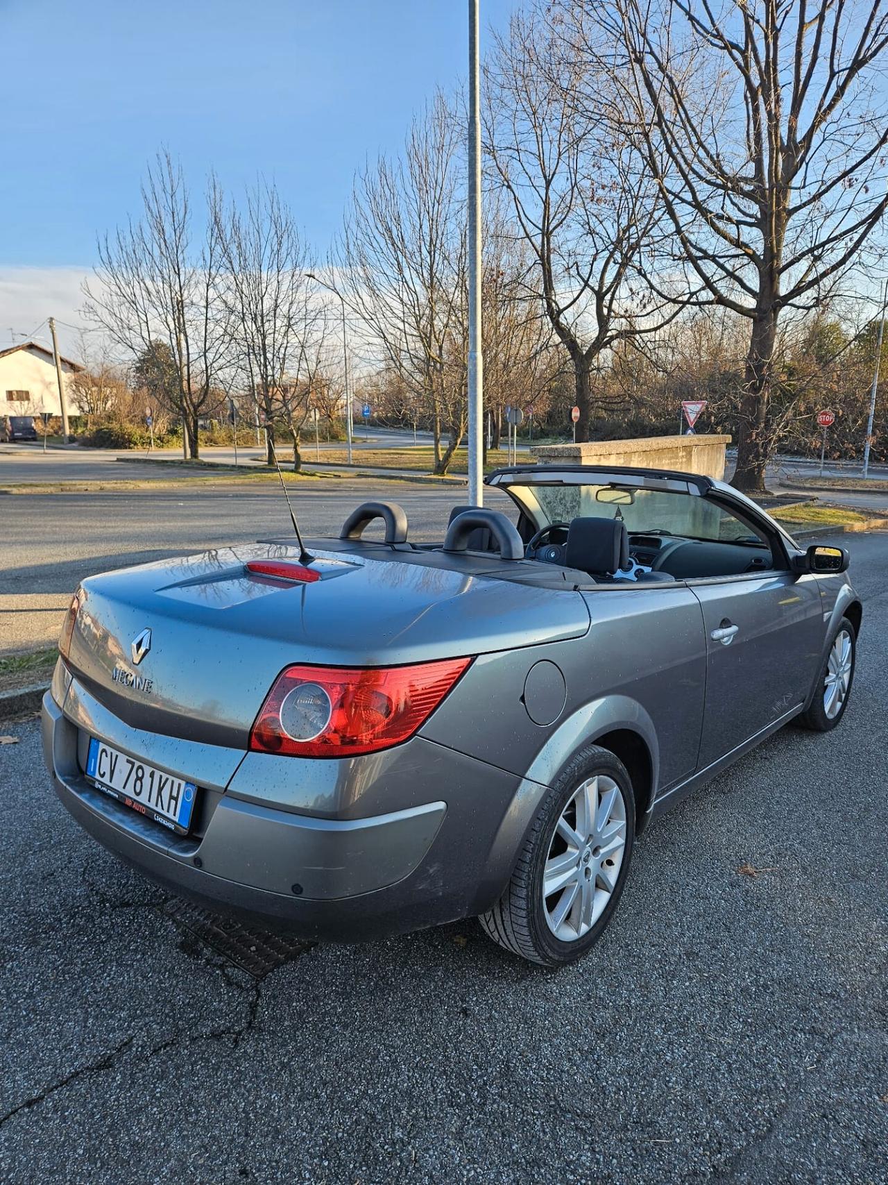 Renault Megane cabriolet NEOPATENTATI