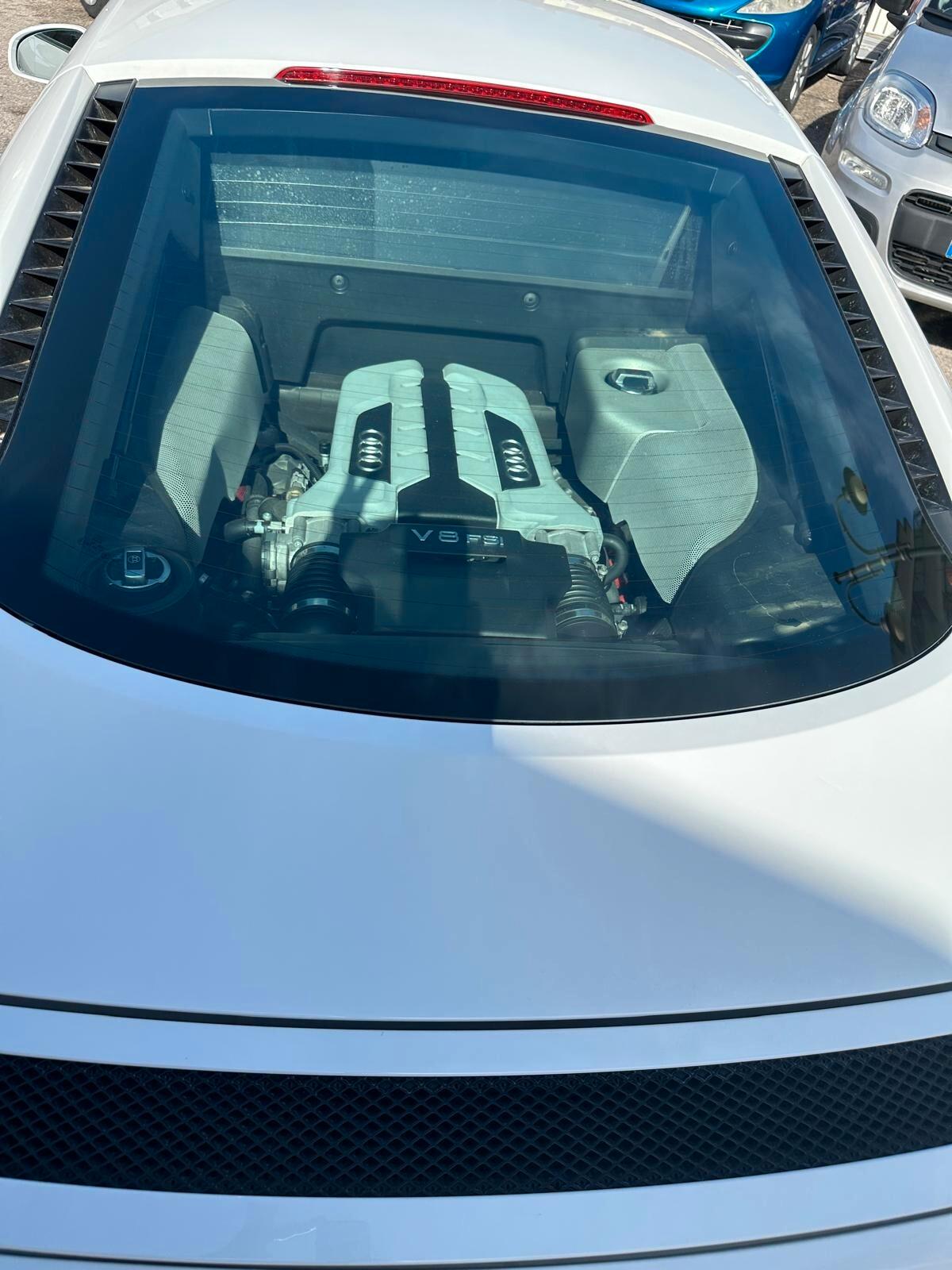 Audi R8 4.2 V8 FSI quattro R tronic