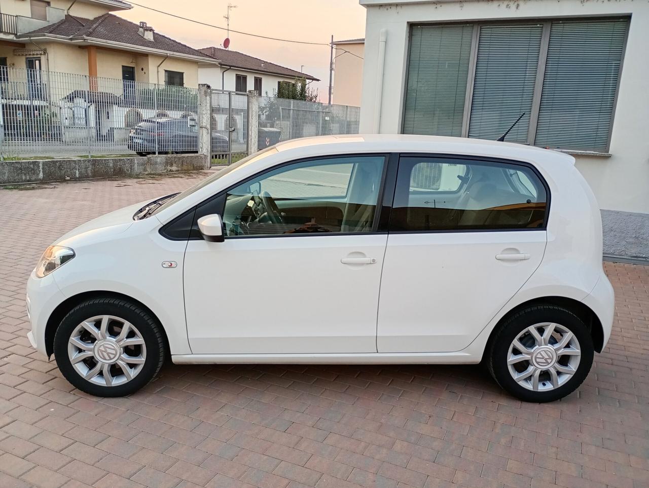 Volkswagen up! 1.0 75 CV 5p. high