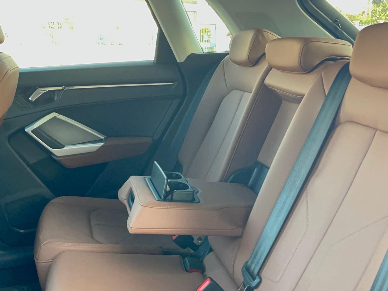 Audi Q3 2.0 35 TDI Business #10639