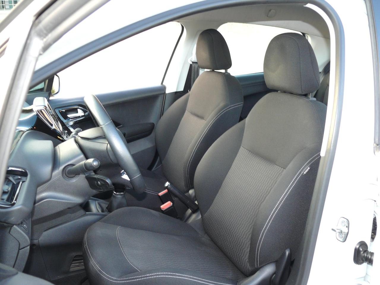 Peugeot 208 Allure (M1220)