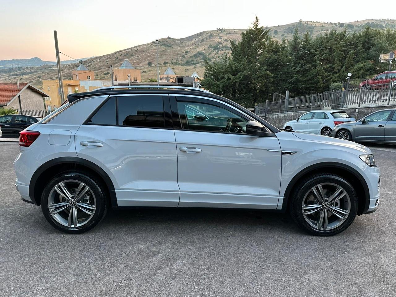 Volkswagen T-Roc 2.0 TDI SCR 150 CV DSG 4MOTION R-Line