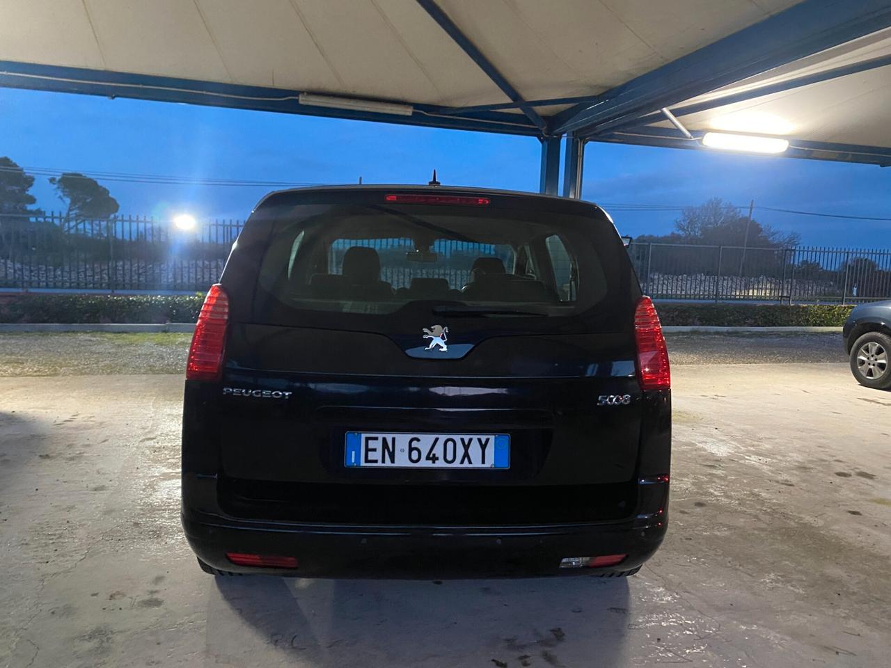 Peugeot 5008 1.6 HDi 112CV Activ--- 7 POSTI---KM CERTIFICATI