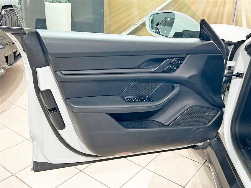 Porsche Taycan 4 Cross Turismo