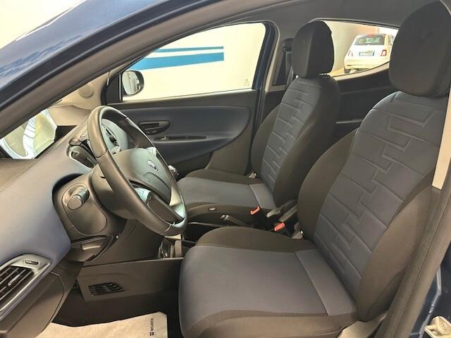 Lancia Ypsilon 1.0 firefly hybrid Gold s * 2024 * 10.000 KM *