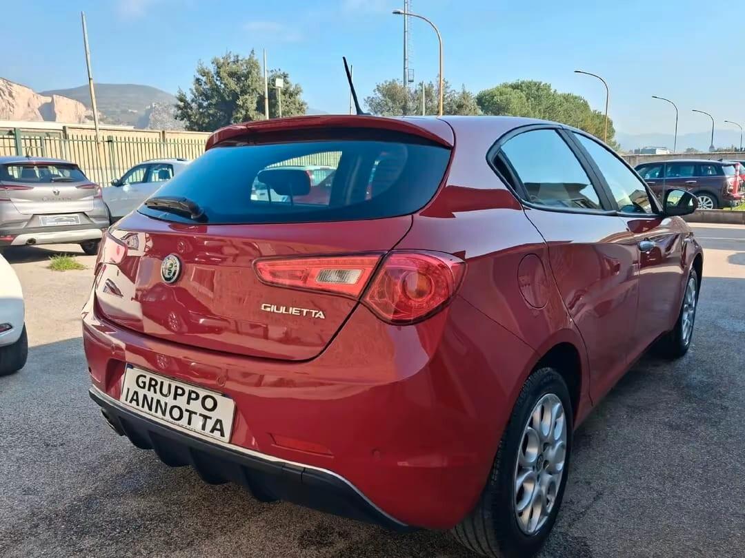 Alfa Romeo Giulietta 1.6 JTDm TCT 120 CV CAMBIO AUTOMATICO NAVIGATORE FARI LED GARANZIA 12 MESI CON CERTIFICATO