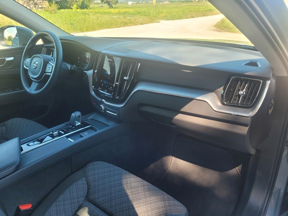 Volvo XC 60 B4 (d) AWD automatico Core