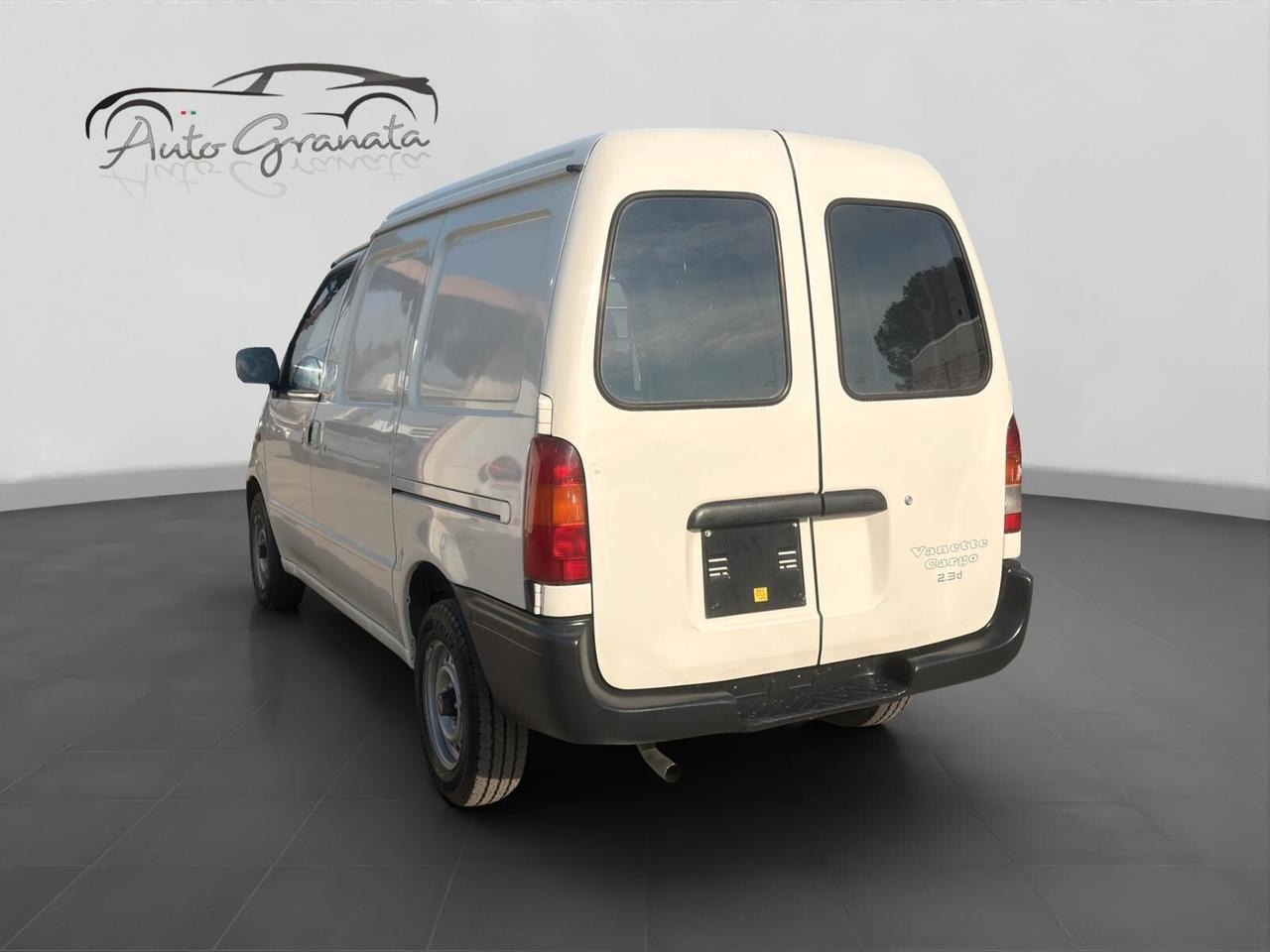 Nissan Vanette 2.3 diesel 75cv SOLI 114.000 Km!