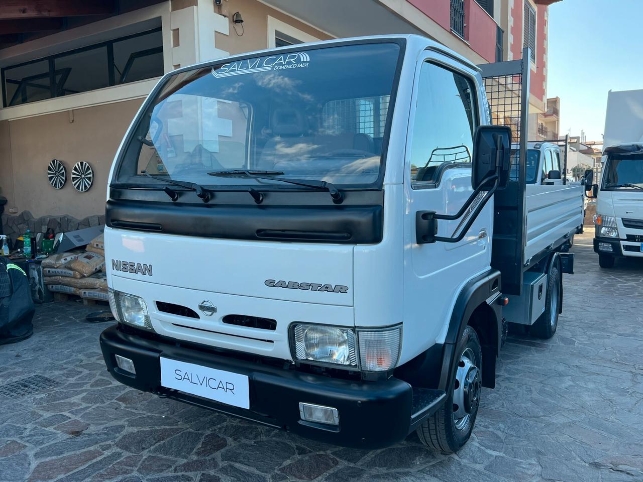 NISSAN CABSTAR RIBALTABILE TRILATERALE ANNO IMMATRICOLAZIONE 2002