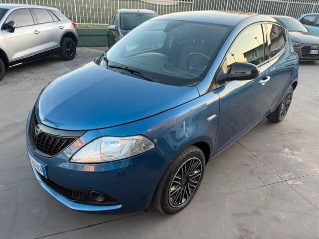 Lancia Ypsilon 1.0 FireFly 5 porte S&S Hybrid Gold