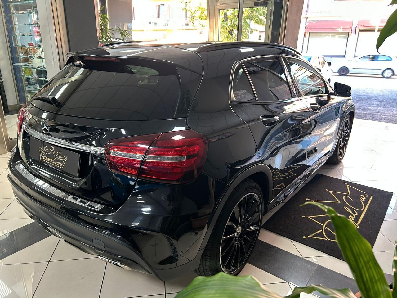 Mercedes-benz GLA 250 Auto 4Matic Premium AMG-Line