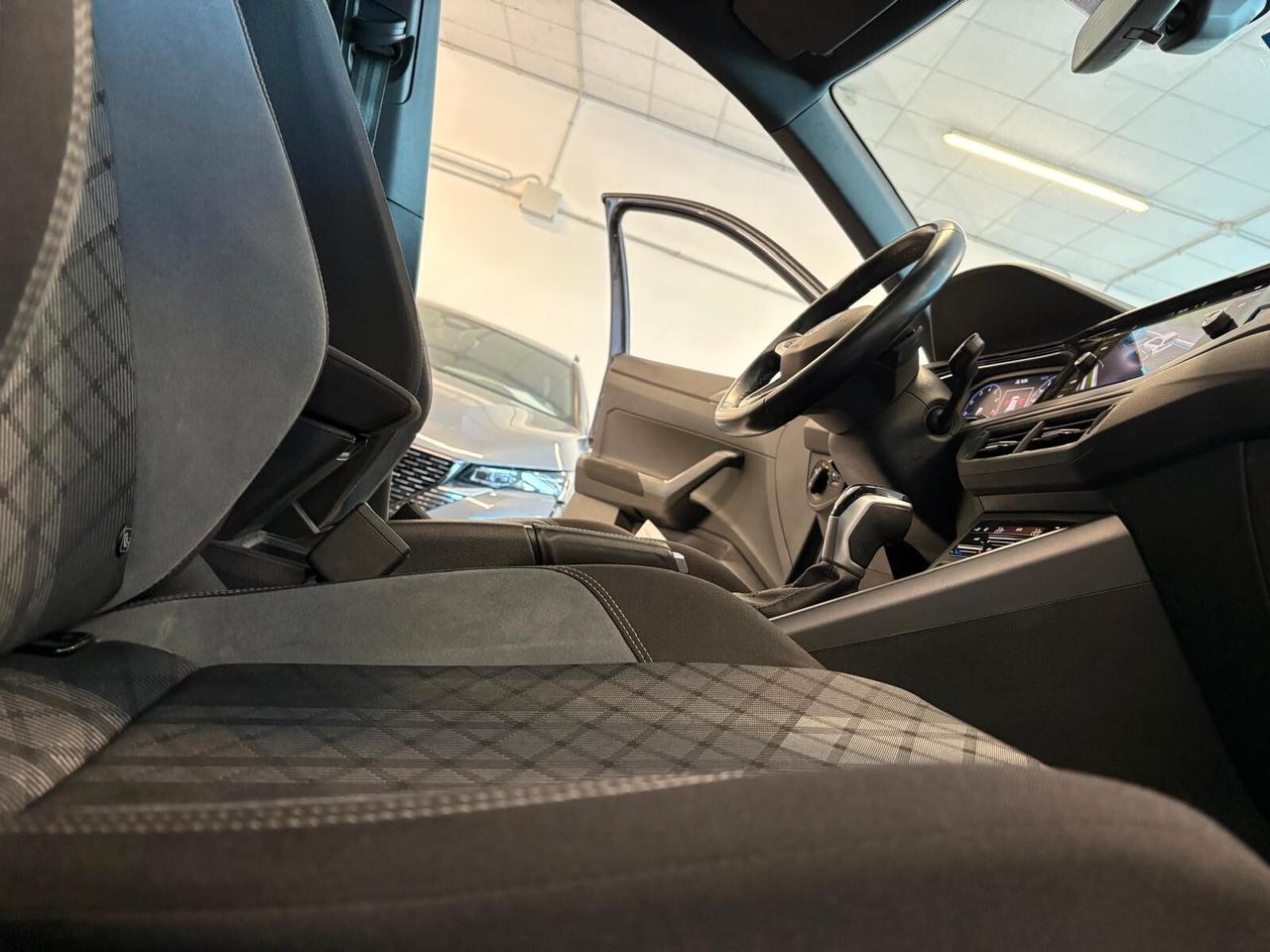 Volkswagen Taigo R-LINE Plus 1.5 TSI ACT DSG UNICO PR.