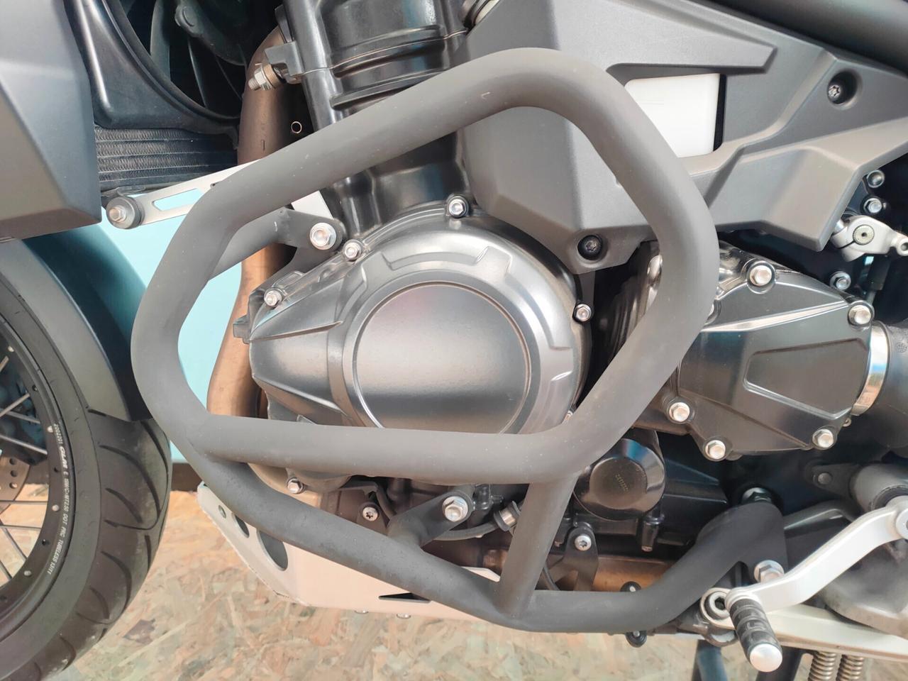 Triumph Tiger Explorer XC con tris bauletti GIVI