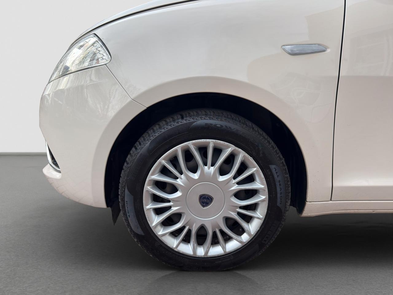 Lancia Ypsilon 1.2 69 CV 5 porte GPL Ecochic Gold