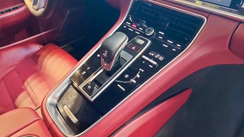 Porsche Panamera Turbo S E-Hybrid da 680 Cv Termico+elettrico