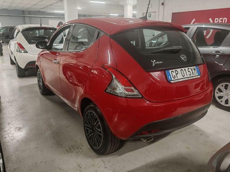 Lancia Ypsilon 1.0 FireFly 5 porte S&S Hybrid Gold