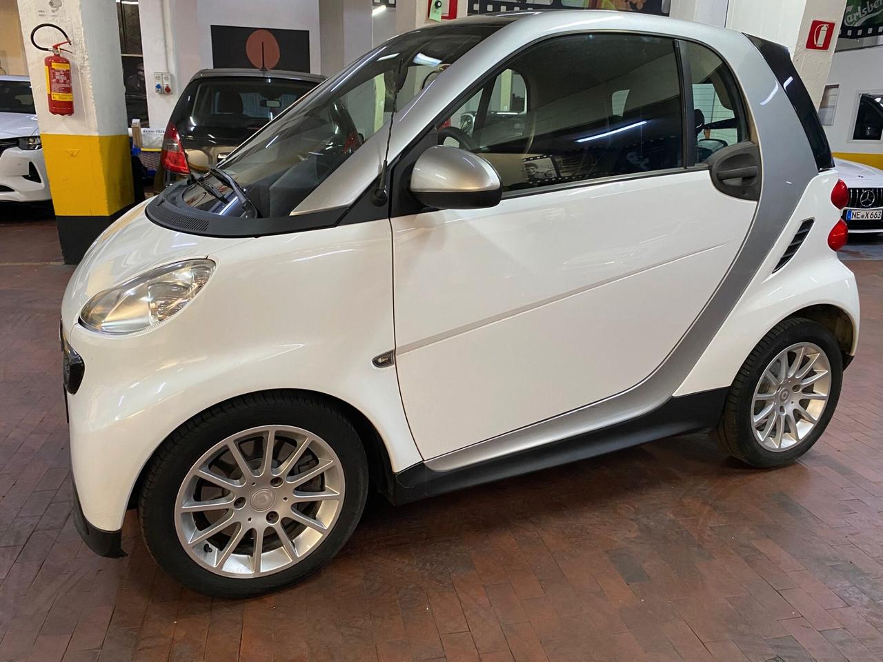 Smart ForTwo 1000 52 kW MHD coupé pure