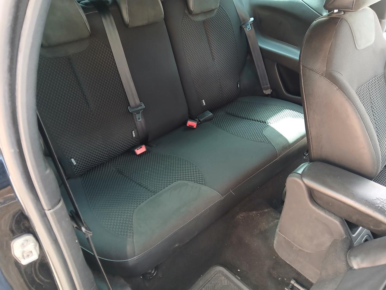 Ds DS3 3 1.2 VTi 82 Just Black full optional