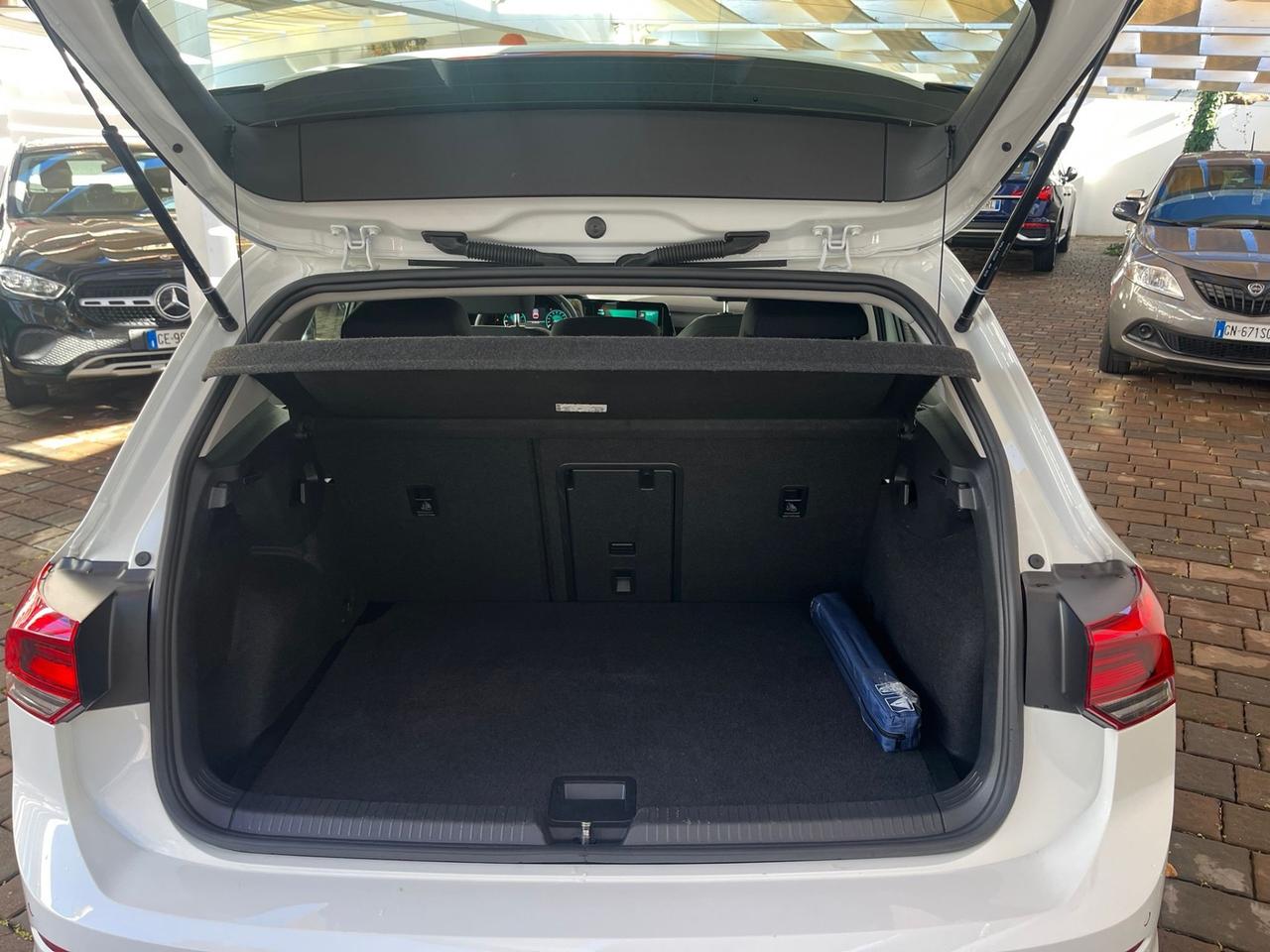 Volkswagen Golf 1.0 eTSI EVO DSG Life