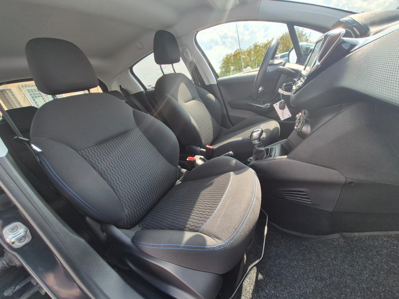 Peugeot 208 BlueHDi 100 S&S 5 porte Signature