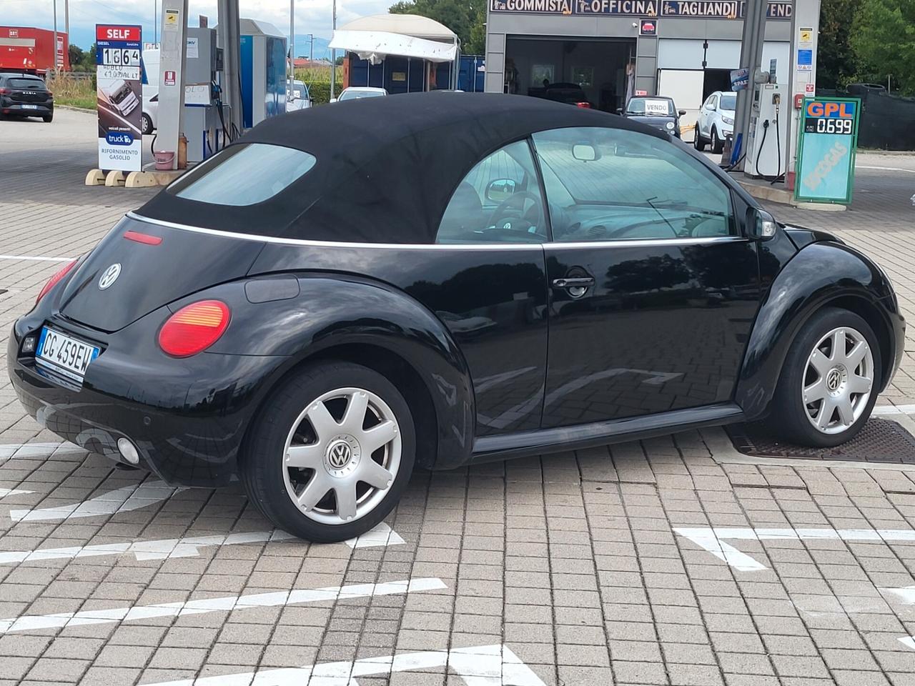 Volkswagen New Beetle 2.0 Cabrio
