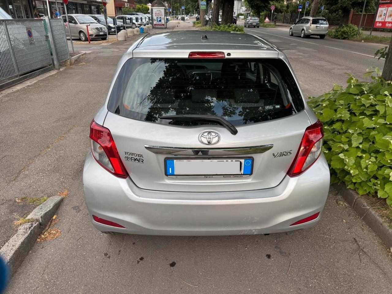 Toyota Yaris 1.0 5 porte NEOPATEN GARANZIA 12 MESI
