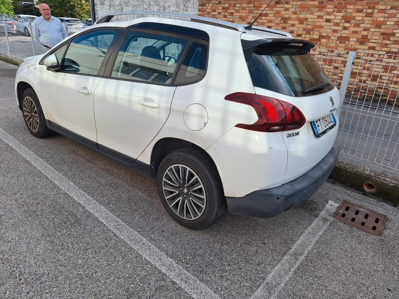 Peugeot 2008 BlueHDi 75 Active AUTOCARRO 4 POSTI