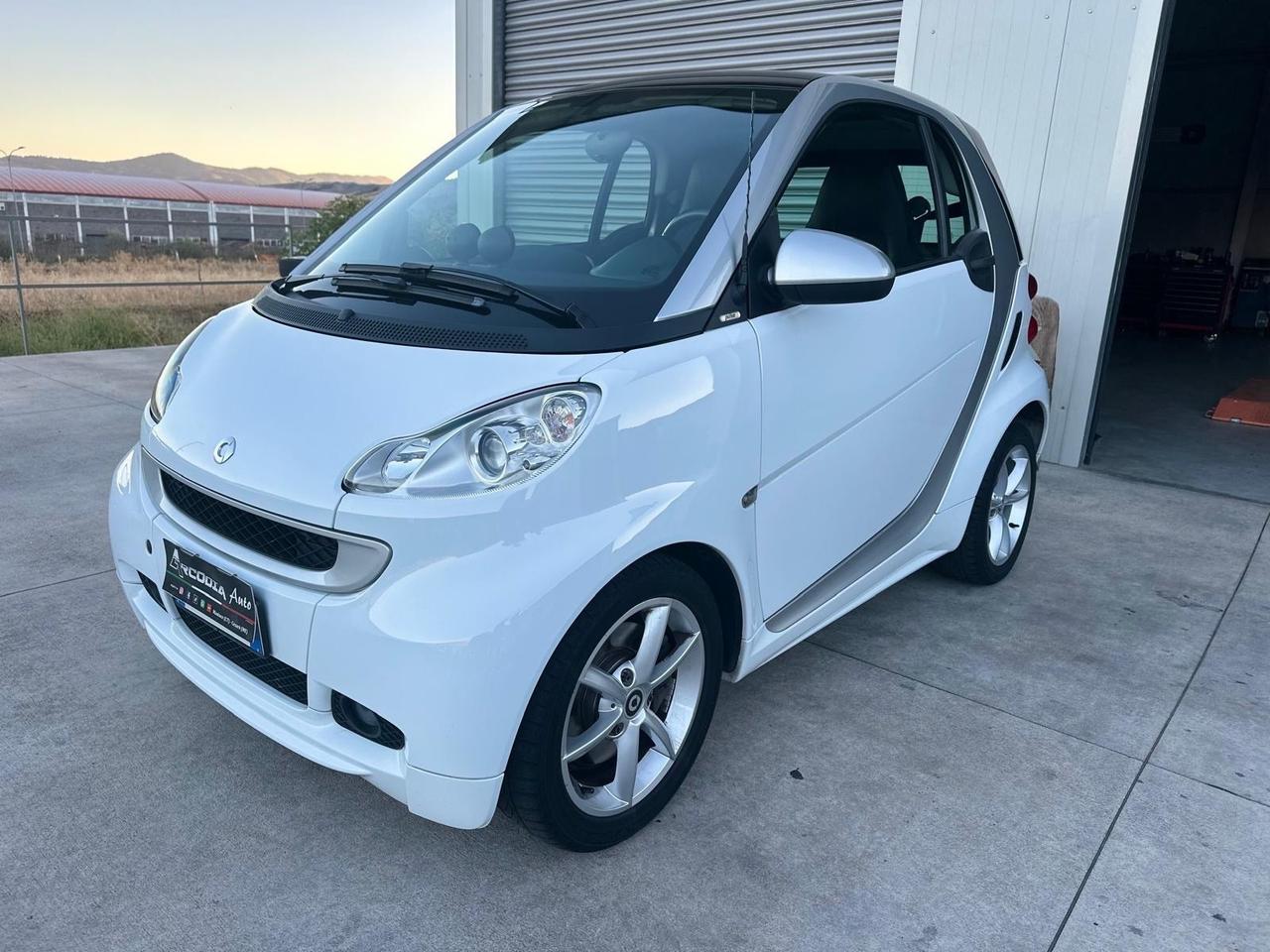 Smart ForTwo 1000 52 kW MHD coupé passion