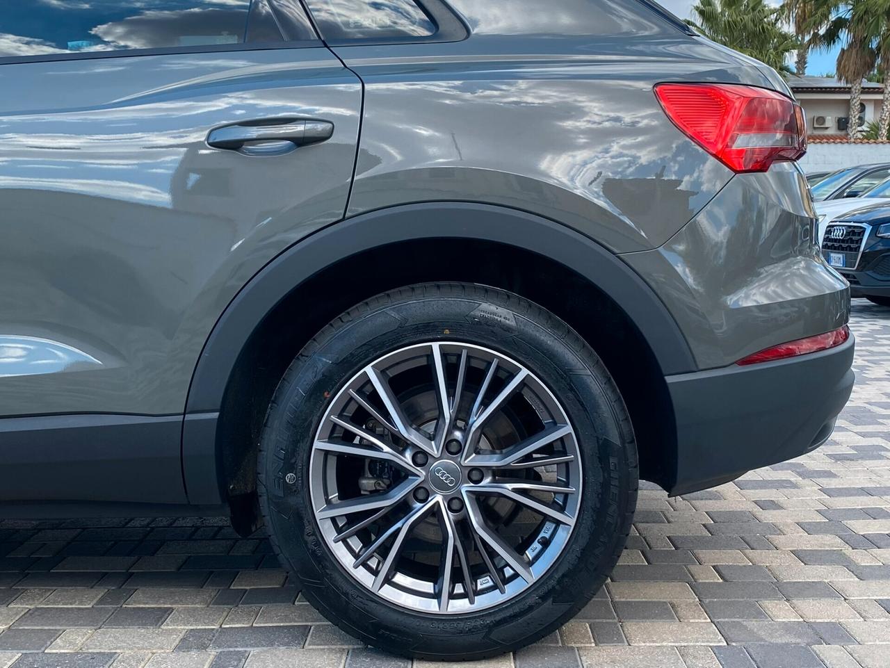 Audi Q3 Business 2.0 TDI 150CV s-tronic 35