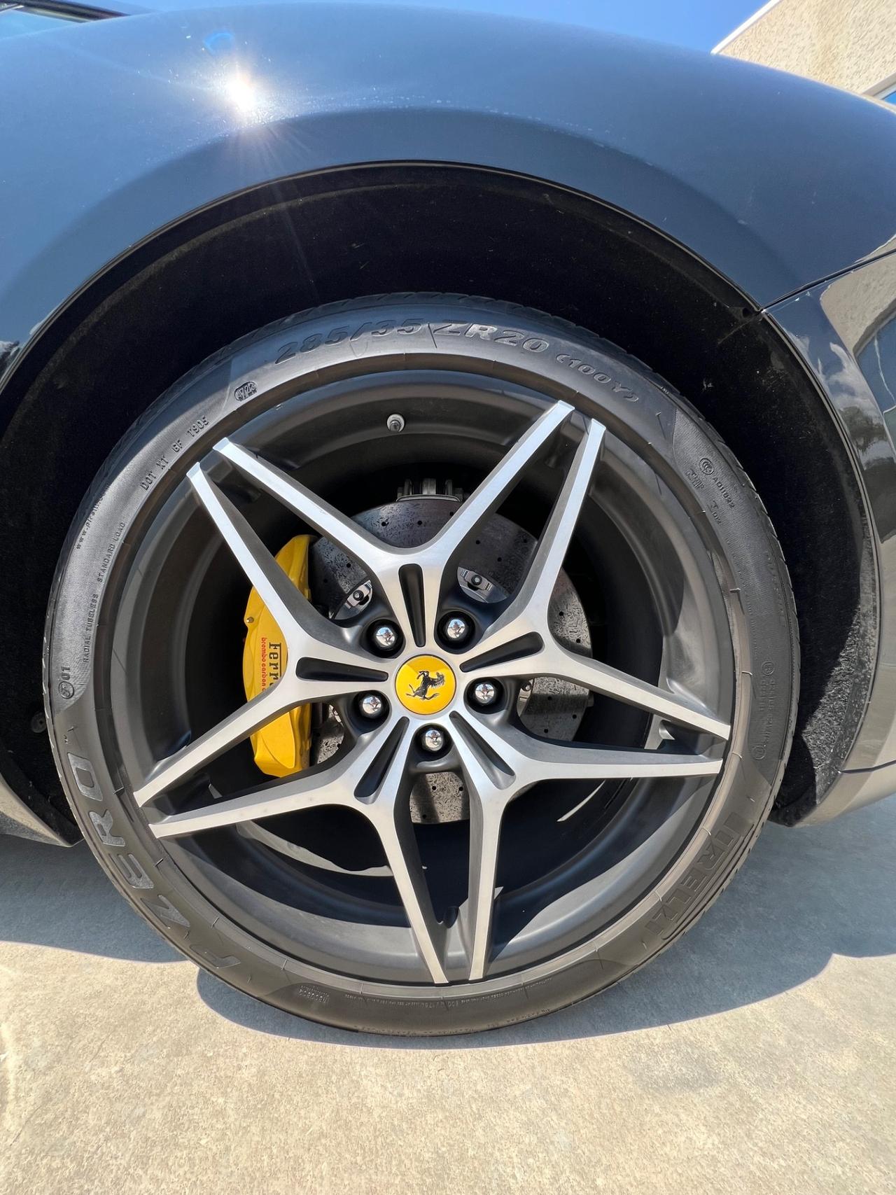 Ferrari California T DCT cabrio 560CV RWD