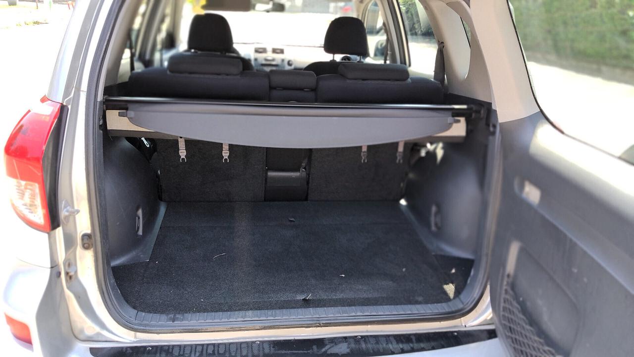 Toyota RAV 4 2.2 D-4D 136 CV Luxury