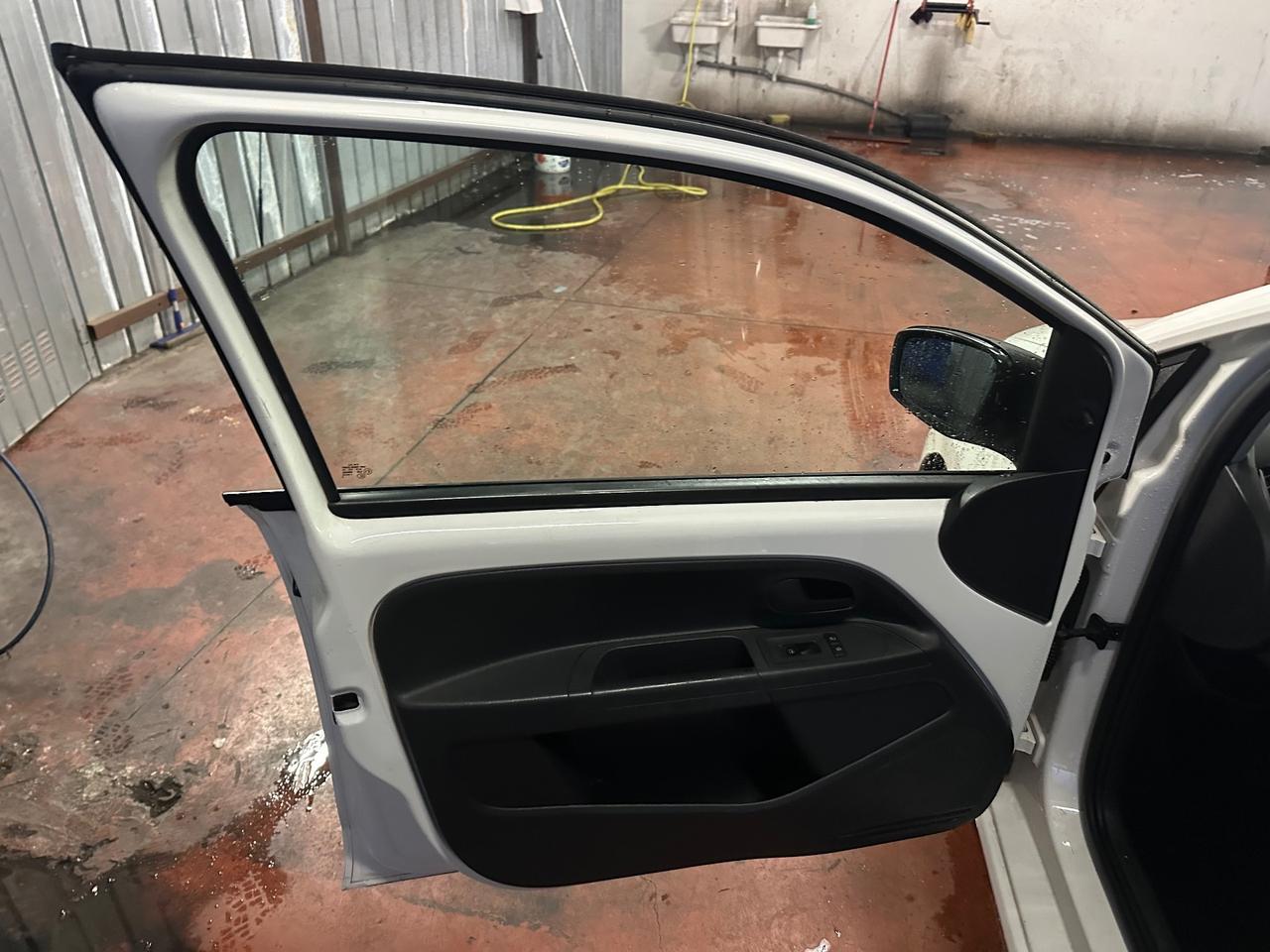 Volkswagen up! 1.0 5p. take KM CERTIFICATI