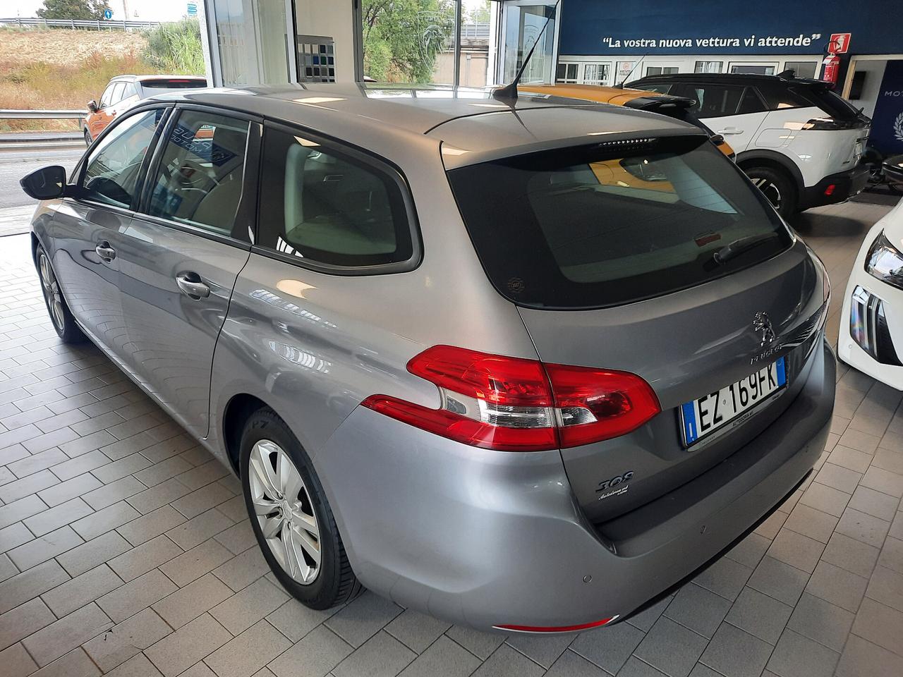 Peugeot 308 BUSINESS 1.6 HDI 92CV