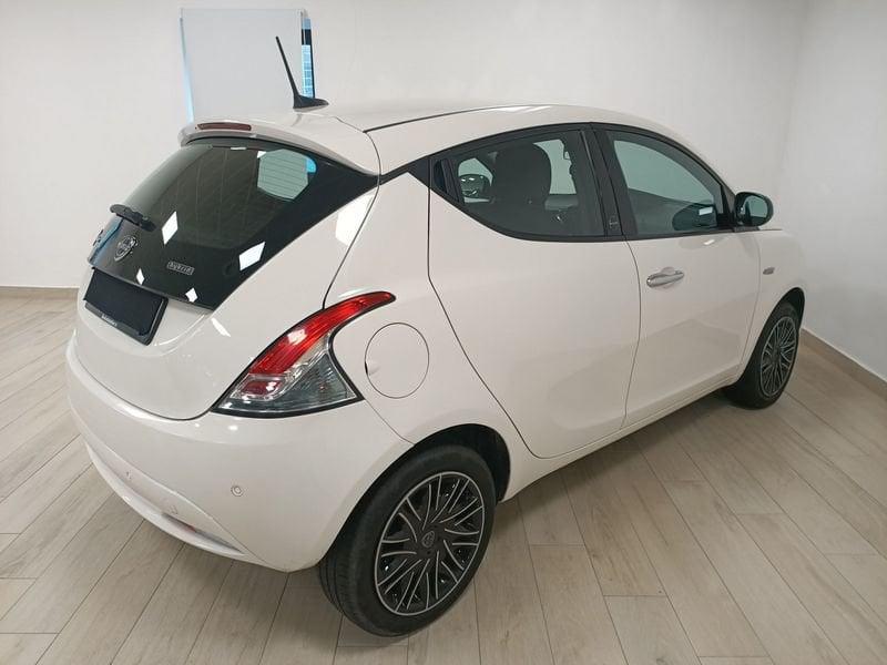 Lancia Ypsilon 3ª serie 1.0 FireFly 5 porte S&S Hybrid Ecochic Gold