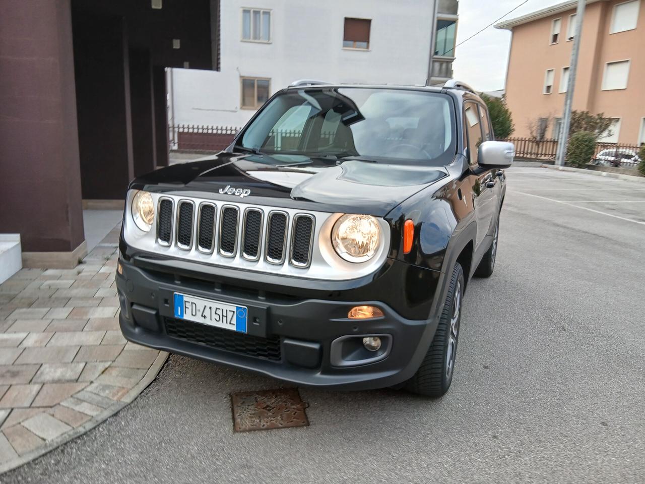 Jeep Renegade 2.0 Mjt 140CV 4WD Active Drive Low Limited tua a € 199 mese